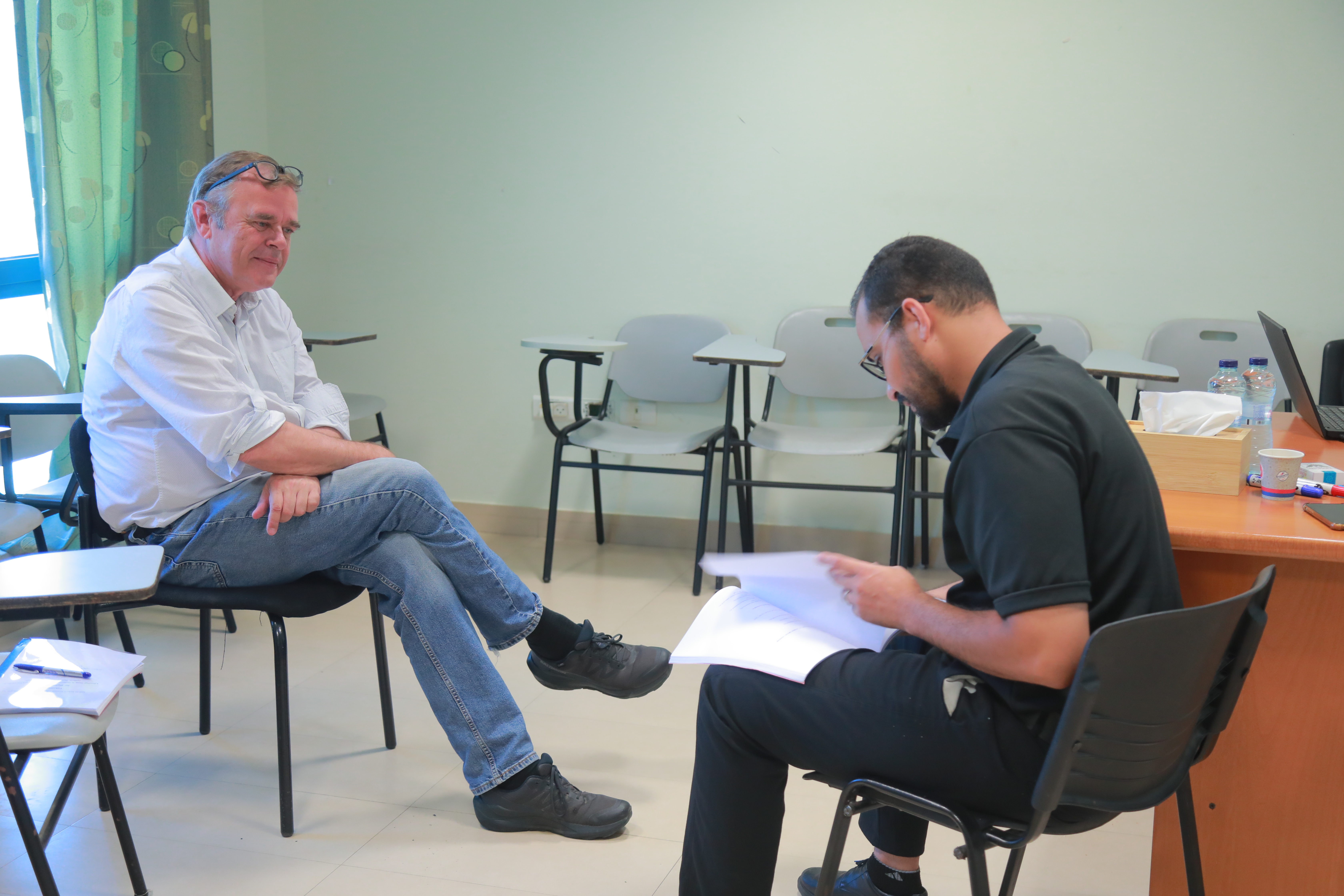 The Representative of the Kingdom of the Netherlands to Palestine Completes Intensive Arabic Program at An-Najah